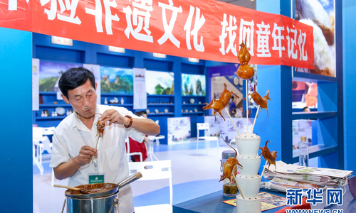 20余省市非遗作品亮相 为三亚文博会“锦上添花”