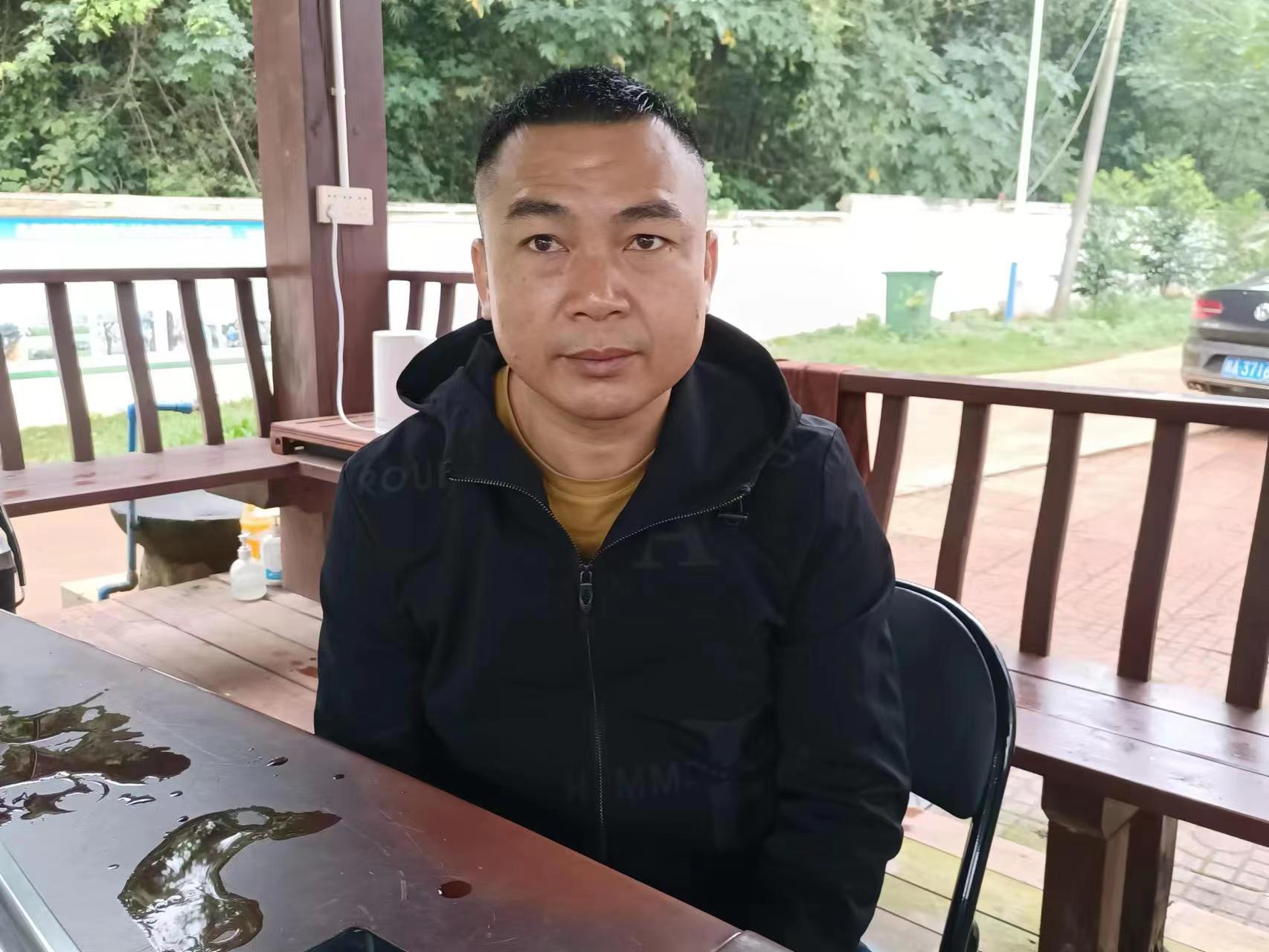 戎耀党旗之|张世江：脱军装着农装  建设美丽乡村