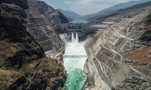 白鹤滩水电站投产发电 首批发电量超10亿度