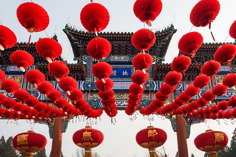春节旅游年味浓浓，传统习俗大受欢迎