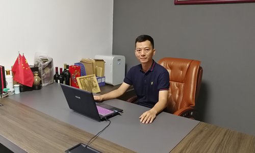 戎耀党旗之|王小龙：屡败屡战永不服输的创业者