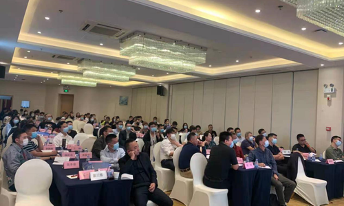 彭小东讲授实战狼性广告销冠经验  为海南省广告协会会员单位集体充电