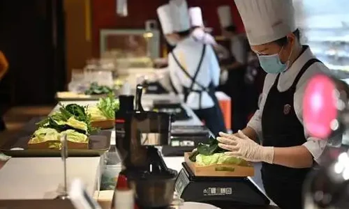 企业经营压力超预期 疫情连续冲击下多地餐饮企业盼精准纾困