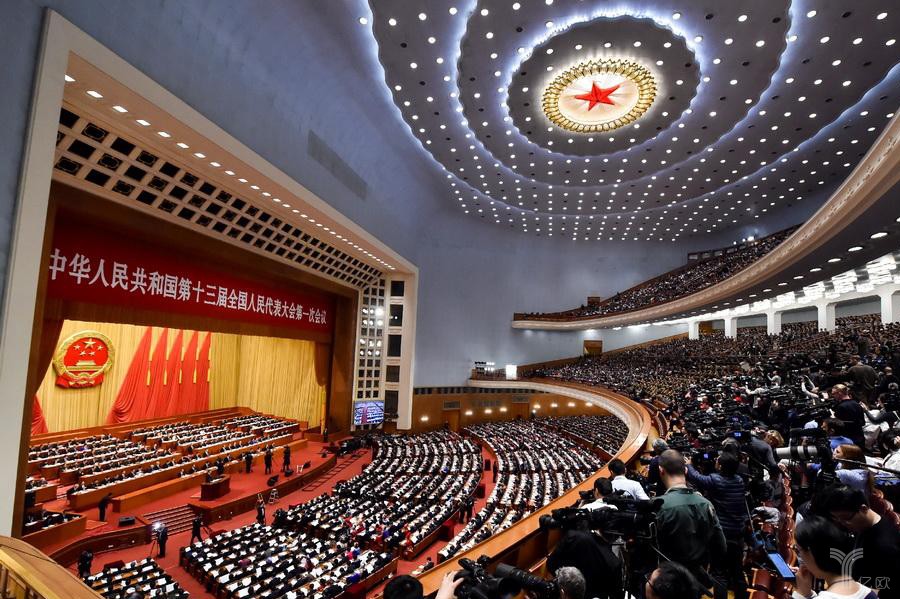 两会看点丨李彦宏AI三提案，刘庆峰提应该加快AI国家基础设施建设