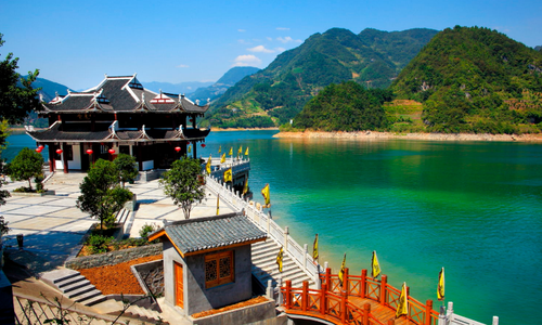 多地景区出台免门票政策，推动旅游市场复苏