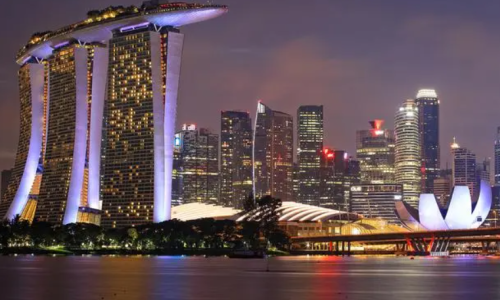 韩正出席第六届创新经济论坛并访问新加坡