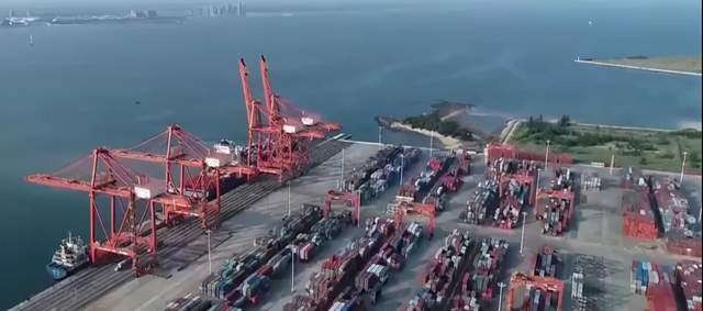 海南洋浦港年集装箱吞吐量破100万