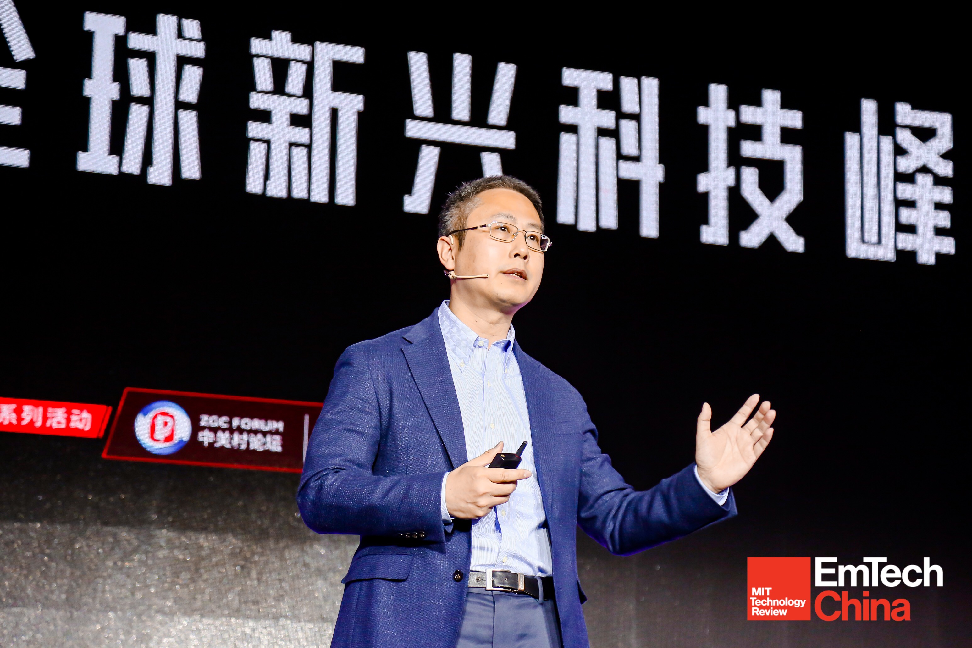 IBM 大中华区 CTO 谢东:重新想象“未来AI计较”翻新 | 潮科技· 畅想未来