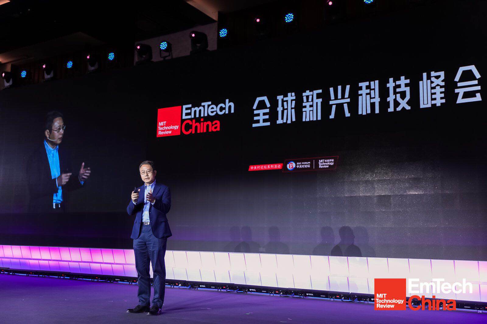 IBM 大中华区 CTO 谢东:重新想象“未来AI计较”翻新 | 潮科技· 畅想未来