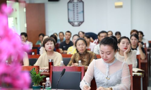 凤凰商学院创业培训走进三亚市女子创业协会
