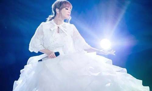 日本知名女星滨崎步成新冠密切接触者  线上跨年演唱会取消