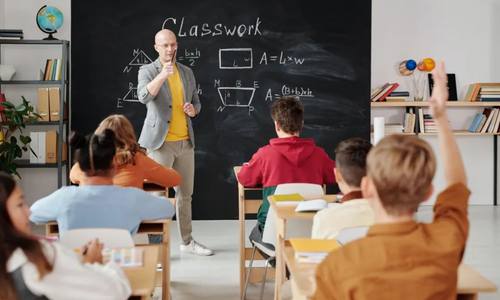 五部门：禁止上市公司、外商投资义务教育阶段学科类培训机构