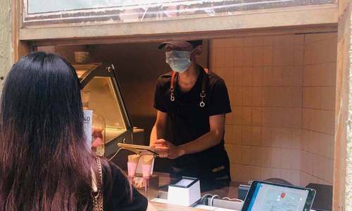 上海首推电子证照应用新场景 外卖平台上可查营业资质