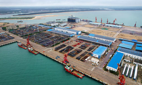 我国首个智能深海油气保障仓储中心在琼投用