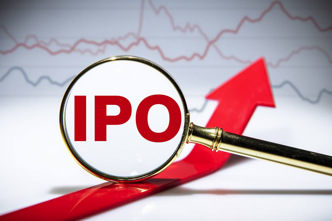 新股上市跑出加速度 2021年A股IPO数量及募资额均创新高