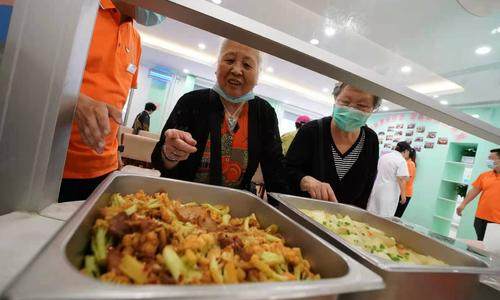 北京年内再增千家助餐点  破解老人吃饭难