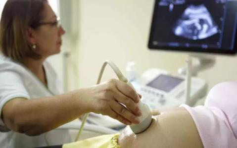 新生男婴头顶怪异，竟然还有一个“头”！
