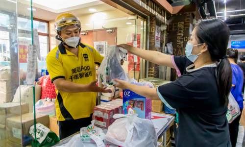 即时零售成新趋势，激活“小店经济”仍需警惕“跑马圈地”