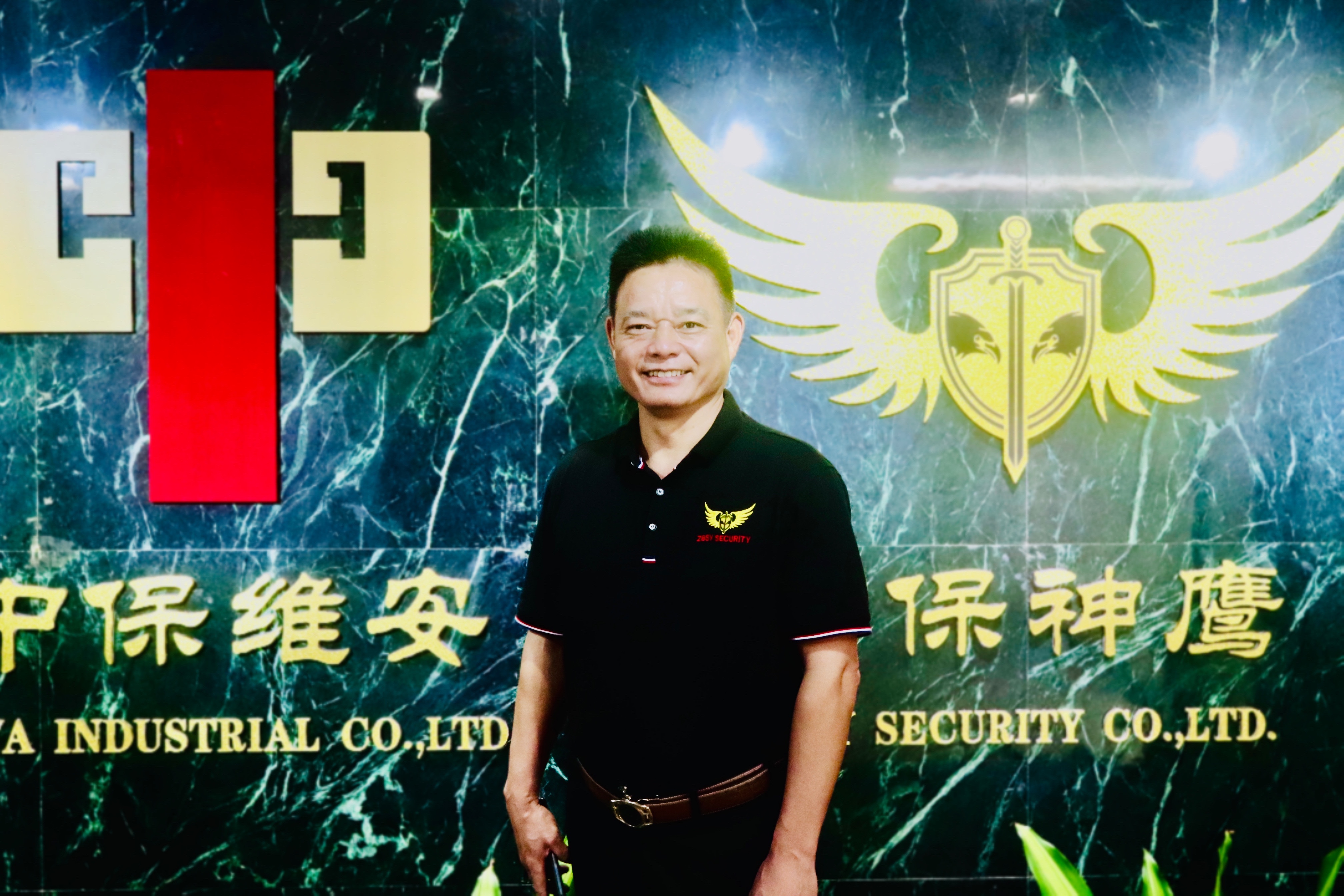 海南省退役军人系列故事《戎耀党旗》之005|罗佳富：做人民贴心的安全管家
