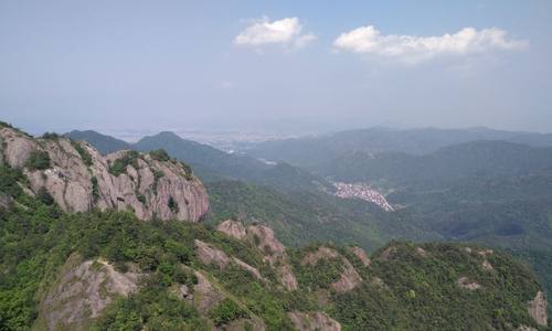 五指山毛贵村：红色血脉 激活乡村振兴新动能